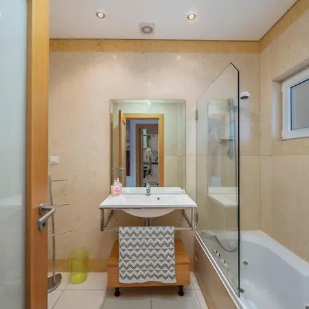 Beautiful 1-bed In Albufeira